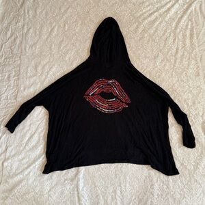 Lauren Moshi friendship bracelet oversized lip graphic hoodie